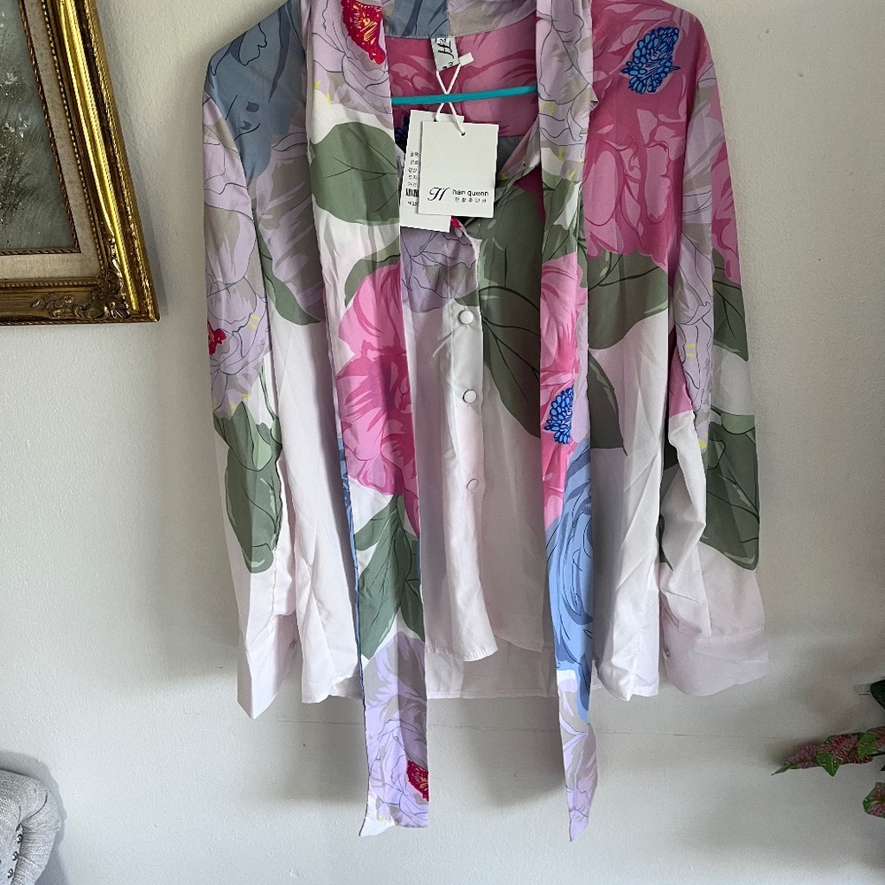 Floral buttoned shirt and pleated skirt set